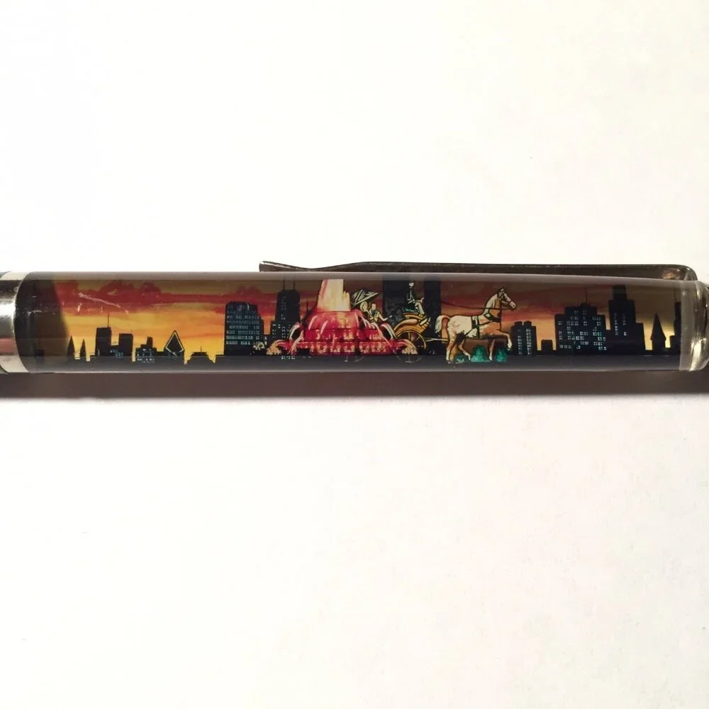 Buckingham Fountain Chicago Floaty Pen Horse Drawn Carriage Moves Souvenir Promo
